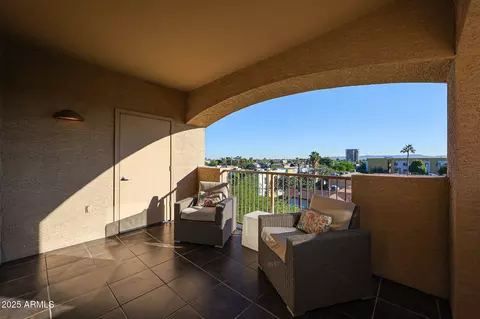 Exterior - 920 E Devonshire Ave #4001, Phoenix, AZ 85014 photo 4 of 6