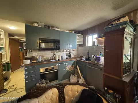 Kitchen - 2245 W Hayward Ave, Phoenix, AZ 85021 photo 1 of 3