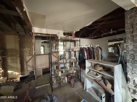 Entry Way - 2245 W Hayward Ave, Phoenix, AZ 85021 photo 13 of 17
