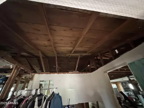 Entry Way - 2245 W Hayward Ave, Phoenix, AZ 85021 photo 15 of 17