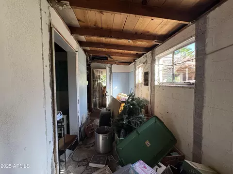 Entry Way - 2245 W Hayward Ave, Phoenix, AZ 85021 photo 14 of 17