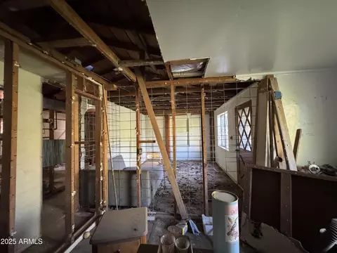 Entry Way - 2245 W Hayward Ave, Phoenix, AZ 85021 photo 6 of 17