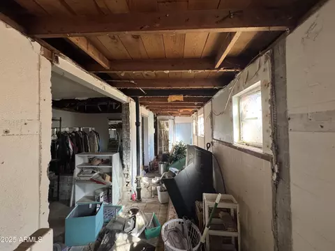 Entry Way - 2245 W Hayward Ave, Phoenix, AZ 85021 photo 12 of 17