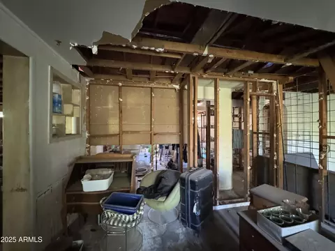 Entry Way - 2245 W Hayward Ave, Phoenix, AZ 85021 photo 9 of 17