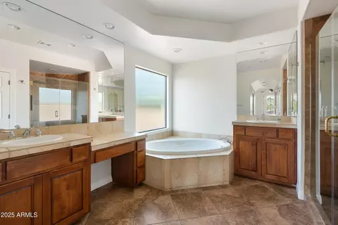 Bath - 3018 N 50th St, Phoenix, AZ 85018 photo 1 of 4