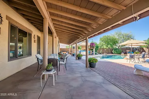 Exterior - 35802 N 7th St, Phoenix, AZ 85086 photo 4 of 8