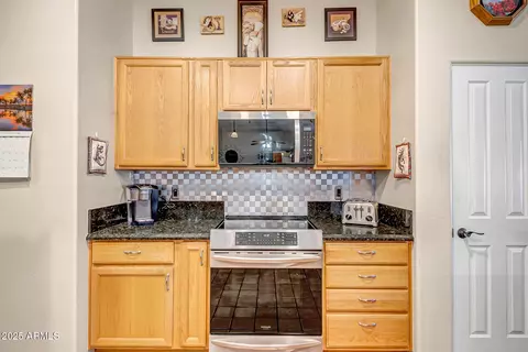 Kitchen - 35802 N 7th St, Phoenix, AZ 85086 photo 3 of 3