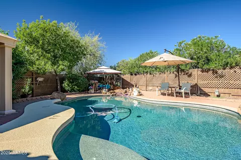 Exterior - 35802 N 7th St, Phoenix, AZ 85086 photo 6 of 8