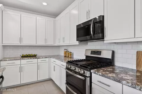 Kitchen - 10109 E Sphere Ave, Mesa, AZ 85212 photo 2 of 5
