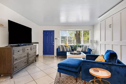 Living - 1111 E Turney Ave #7, Phoenix, AZ 85014 photo 2 of 4