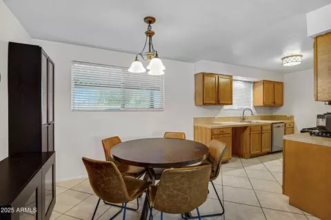 Dining - 1111 E Turney Ave #7, Phoenix, AZ 85014 photo 2 of 2