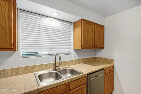 Kitchen - 1111 E Turney Ave #7, Phoenix, AZ 85014 photo 4 of 4