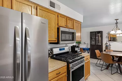 Kitchen - 1111 E Turney Ave #7, Phoenix, AZ 85014 photo 3 of 4
