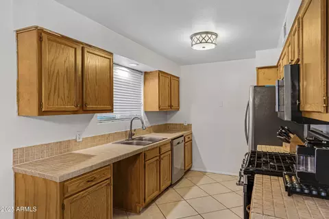 Kitchen - 1111 E Turney Ave #7, Phoenix, AZ 85014 photo 1 of 4