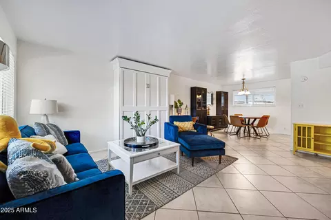 Living - 1111 E Turney Ave #7, Phoenix, AZ 85014 photo 1 of 4