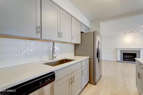 Kitchen - 2427 E Marmora St, Phoenix, AZ 85032 photo 4 of 4