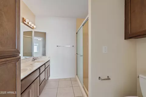 Bath - 1018 E Michelle Dr, Phoenix, AZ 85022 photo 1 of 4