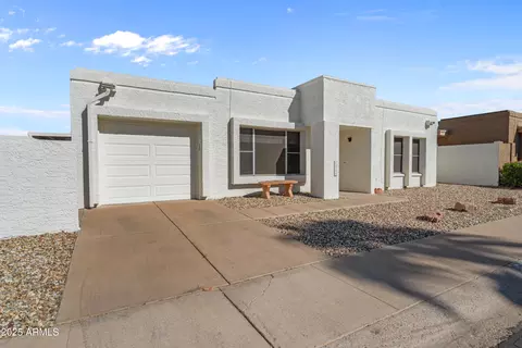 Exterior - 1018 E Michelle Dr, Phoenix, AZ 85022 photo 2 of 7
