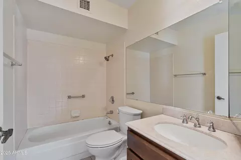 Bath - 1018 E Michelle Dr, Phoenix, AZ 85022 photo 4 of 4