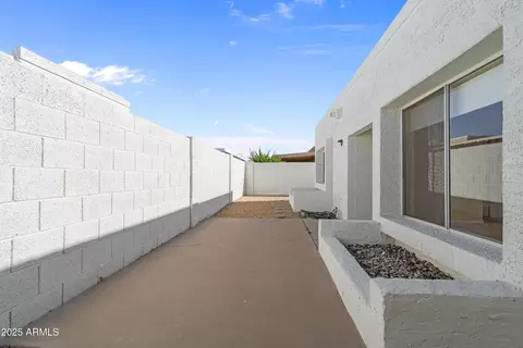 Exterior - 1018 E Michelle Dr, Phoenix, AZ 85022 photo 6 of 7