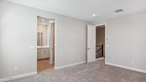5842 E Zachary Dr, Phoenix, AZ 85054 photo 13