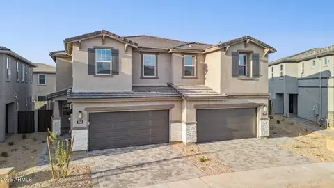 5842 E Zachary Dr, Phoenix, AZ 85054 photo 2
