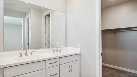 5842 E Zachary Dr, Phoenix, AZ 85054 photo 16
