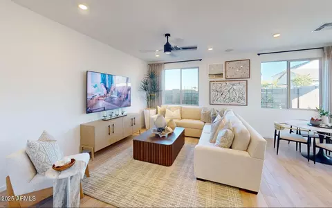 Living - 484 W Fremont Pass, Apache Junction, AZ 85120 photo 1 of 1
