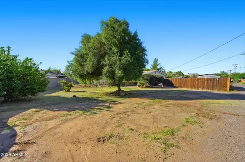 Exterior - 2026 W Northview Ave, Phoenix, AZ 85021 photo 3 of 14