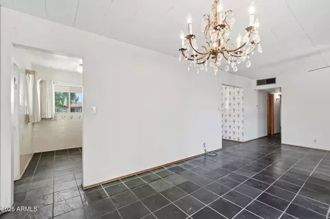 Dining - 2026 W Northview Ave, Phoenix, AZ 85021 photo 2 of 2