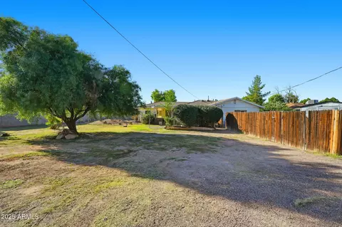 Exterior - 2026 W Northview Ave, Phoenix, AZ 85021 photo 4 of 14