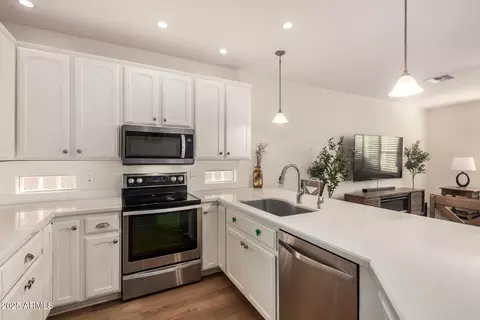 Kitchen - 10960 E Monte Ave #177, Mesa, AZ 85209 photo 3 of 4