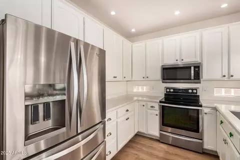 Kitchen - 10960 E Monte Ave #177, Mesa, AZ 85209 photo 4 of 4