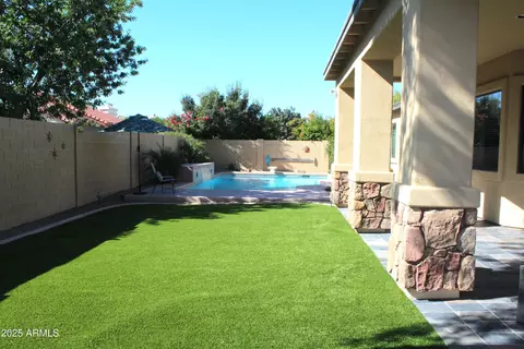 Exterior - 929 E Derby Dr, Tempe, AZ 85284 photo 4 of 9