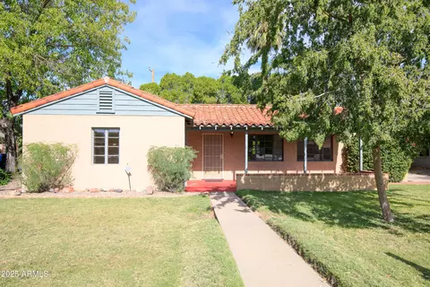 330 E Medlock Dr, Phoenix, AZ 85012