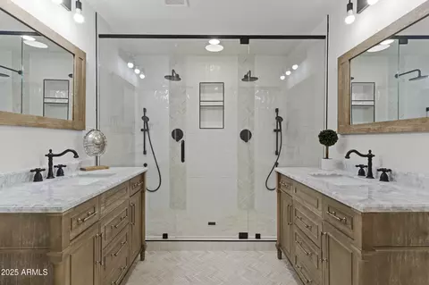 Bath - 437 N Robson --, Mesa, AZ 85201 photo 2 of 4