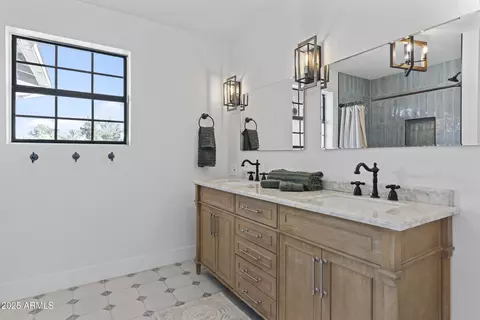 Bath - 437 N Robson --, Mesa, AZ 85201 photo 3 of 4
