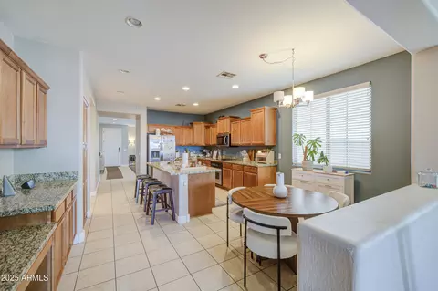 Kitchen - 3292 E Windsor Dr, Gilbert, AZ 85296 photo 4 of 8