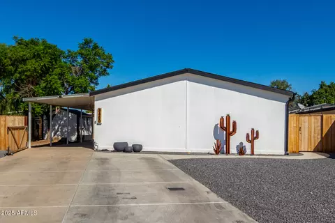9460 Escondido Ave, Mesa, AZ 85208