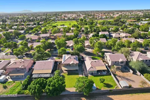 View/Area - 544 W Aviary Way, Gilbert, AZ 85233 photo 6 of 9