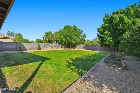 Exterior - 544 W Aviary Way, Gilbert, AZ 85233 photo 4 of 7