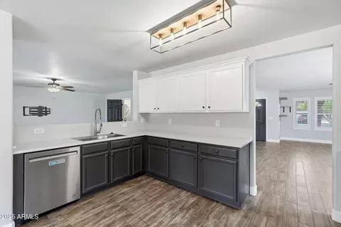 Kitchen - 544 W Aviary Way, Gilbert, AZ 85233 photo 4 of 4
