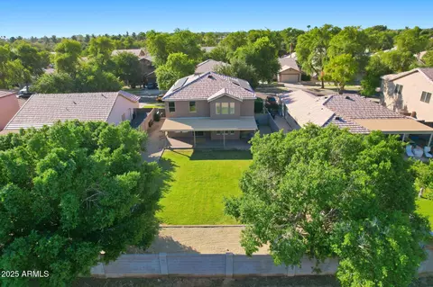 View/Area - 544 W Aviary Way, Gilbert, AZ 85233 photo 3 of 9
