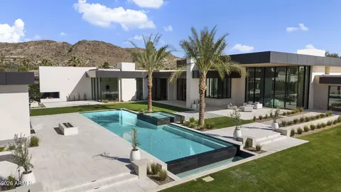 6528 N 60th St, Paradise Valley, AZ 85253