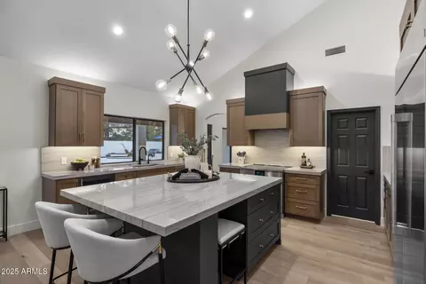 Kitchen - 1739 E Knox Rd, Tempe, AZ 85284 photo 2 of 6