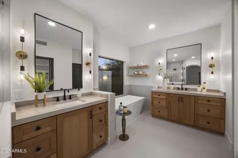 Bath - 1739 E Knox Rd, Tempe, AZ 85284 photo 4 of 7