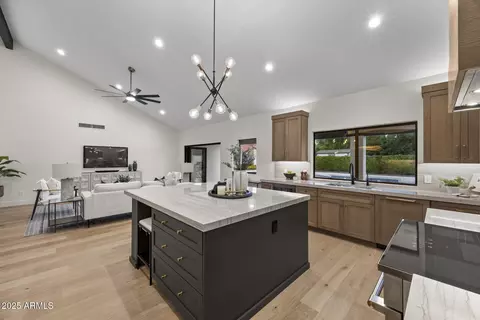 Kitchen - 1739 E Knox Rd, Tempe, AZ 85284 photo 5 of 6