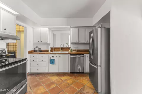 Kitchen - 1822 E Marshall Ave, Phoenix, AZ 85016 photo 2 of 4