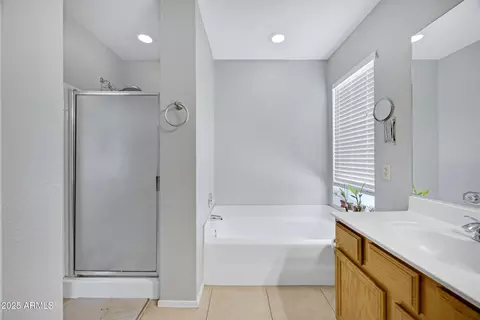 Bath - 1748 E Park St, Phoenix, AZ 85042 photo 3 of 4
