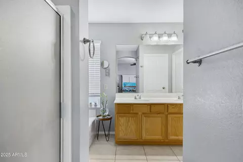Bath - 1748 E Park St, Phoenix, AZ 85042 photo 2 of 4